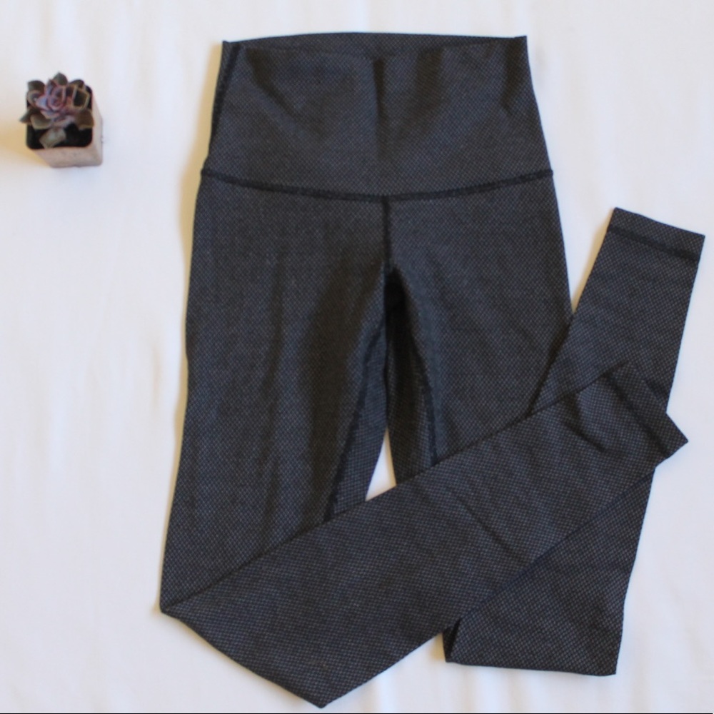 LULULEMON HIGHWAISTED LEGGINGS